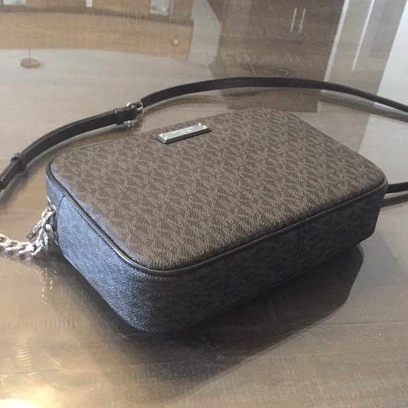 MICHAEL KORS
Jet Set Large Logo Crossbody Bag - Picture 3 of 6